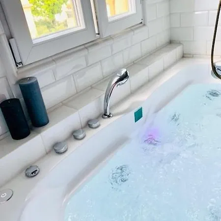 Spacious 5 Min To Sea