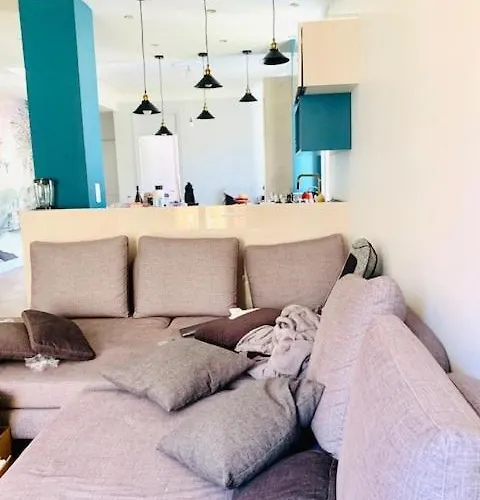 Spacious 5 Min To Sea Apartament *